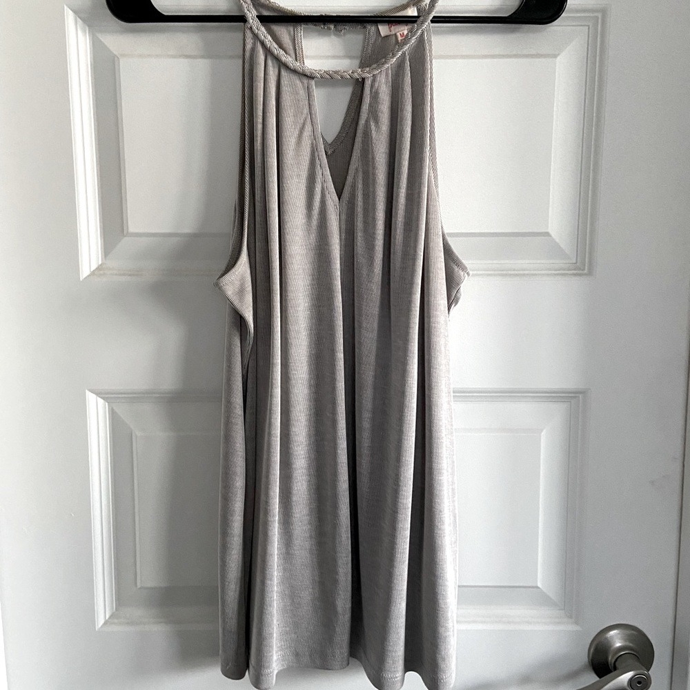 Grey keyhole back tank StitchFix M